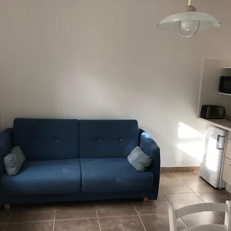 Aux 3 Domaines T2 Avec Terrasse Hyères
