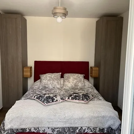 Appartamento Aux 3 Domaines T2 Avec Terrasse *