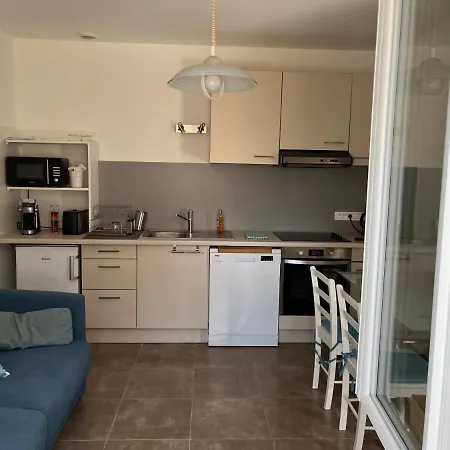 Aux 3 Domaines T2 Avec Terrasse Appartamento *