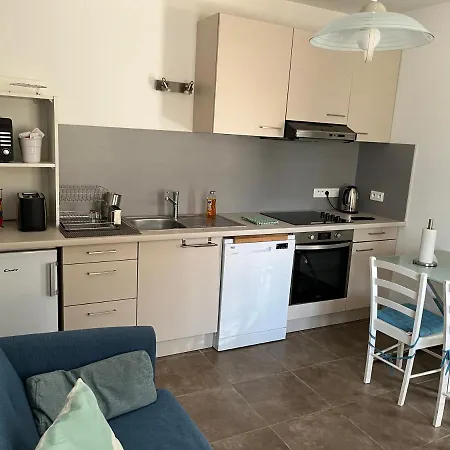 Aux 3 Domaines T2 Avec Terrasse Appartamento *
